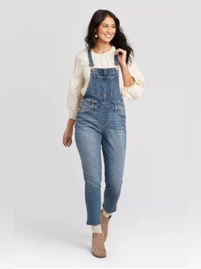 Universal Thread Denim Overalls Cuffed Hem Jeans size 6 28R Medium Wash Blue
